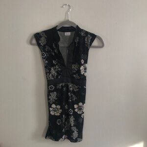 Mandarin Satin  and Floral Size M Tie Up Top